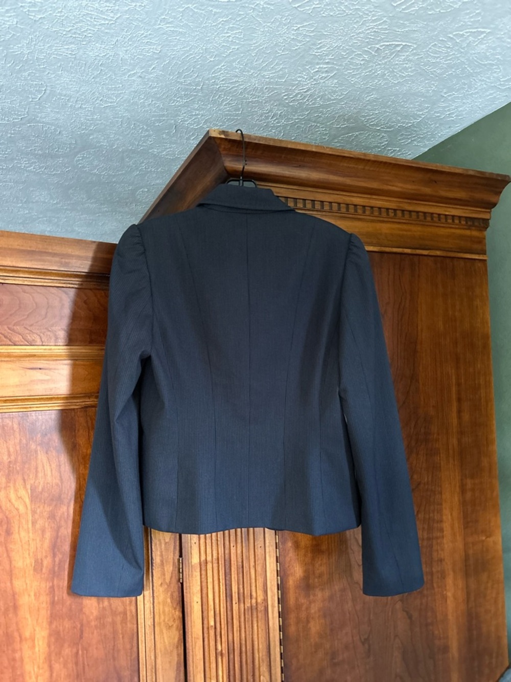 Tahari Dark Navy Pinstripe Single-Button Blazer, Size 8( Size tag is cut off) - Picture 5 of 16
